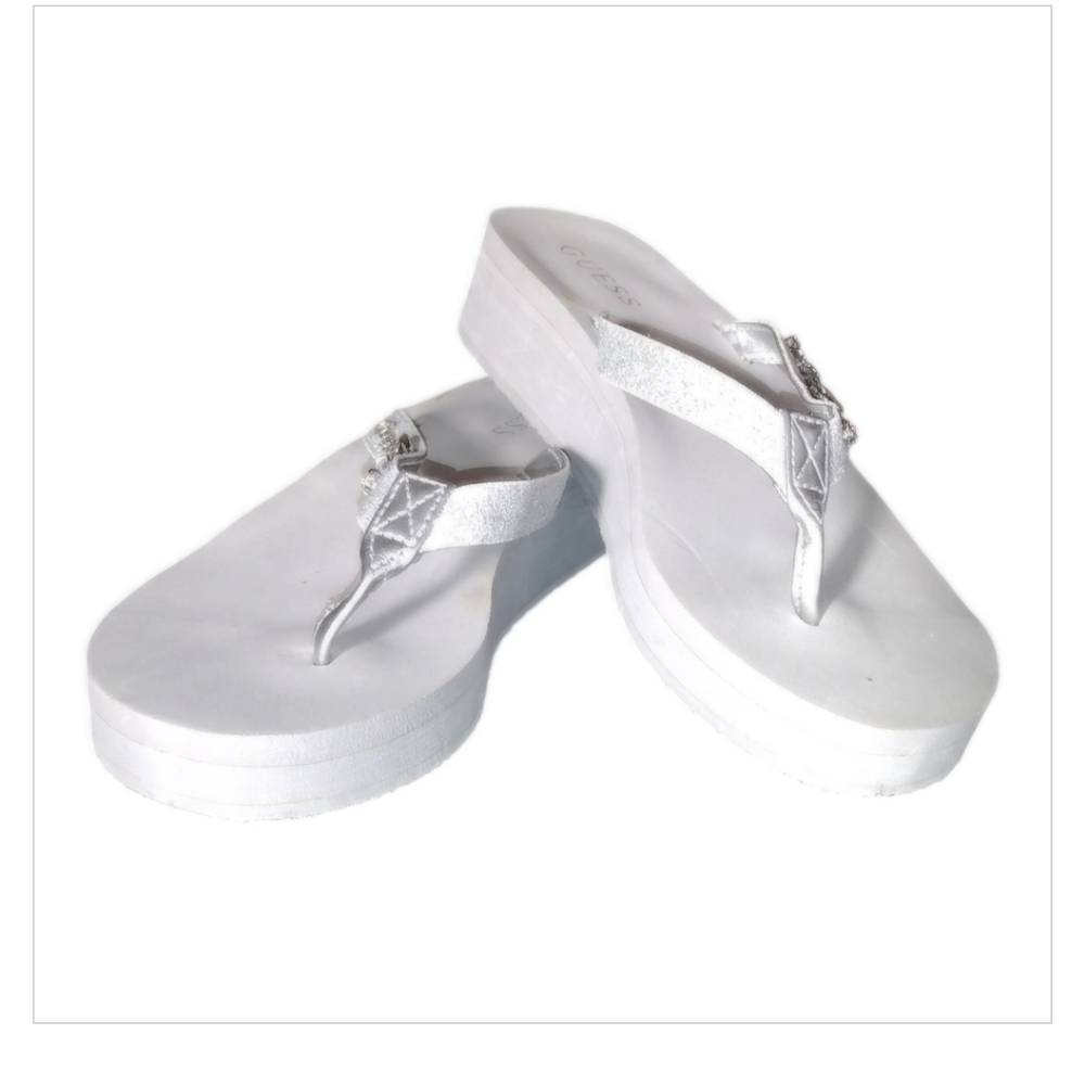 Women's Y2K 90s Guess Silver Metallic Platform Sandals Flip Flops 8
